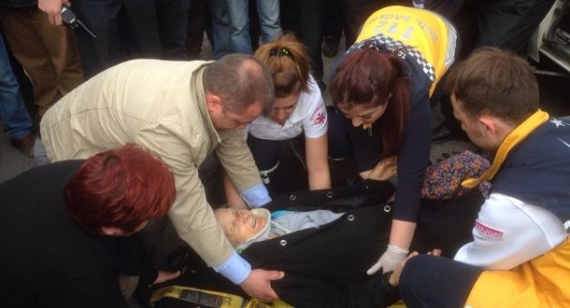 Halk Otobüsü Yaşlı Kadına Çarptı