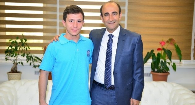 Halterin Altın Çocuğundan Türkiye Şampiyonluğu