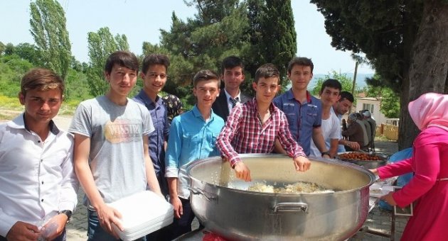 Harçlıklarıyla Hayır Yaptılar