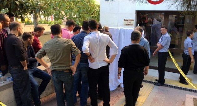 Hastane Bahçesinde Kalp Krizi Geçiren Yaşlı Adam Kurtarılamadı