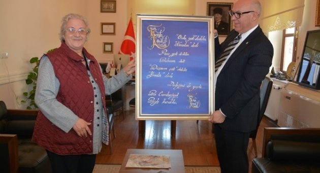 Hat Ve Varak Sanatçısı Melda Çıkanlar, Başkan Eşkinat’ı Ziyaret Etti