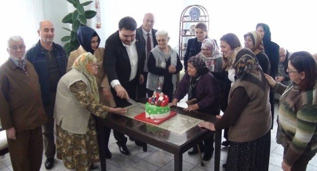 Havran Huzur Evinde Erken Yeni Yıl Kutlaması