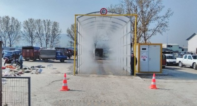 Hayvan Pazarında Araçlar Dezenfekte Ediliyor