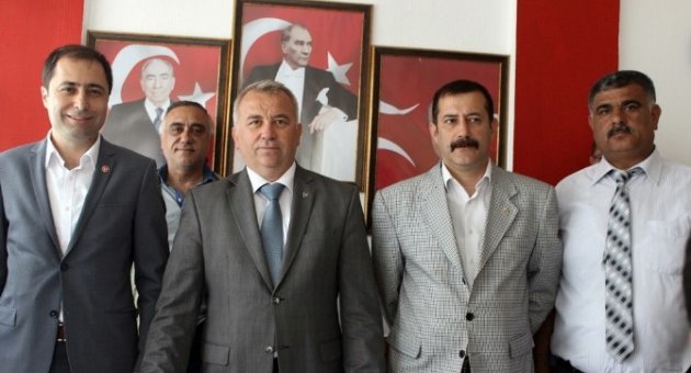 Hdp’nin Barajı Geçmesi Üzerine Pilav Dağıtan Chp’li Belediye Başkanına Mhp’den Tepki