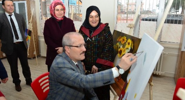 Hem Ziyaret Etti, Hem Resim Yaptı