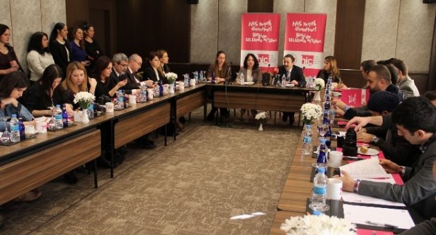 "hiç" Ödülleri Sahibini Bekliyor