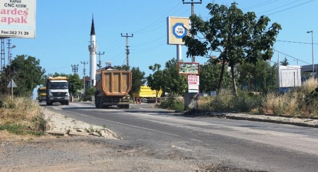 Hız Yapan Hafriyat Kamyonları Tehlike Saçıyor