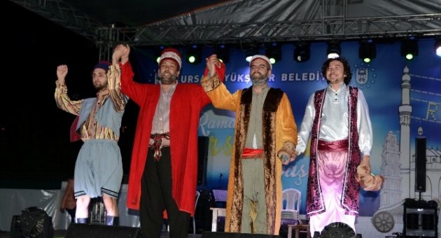Hüdavendigar’da Orta Oyunu Gösterisi