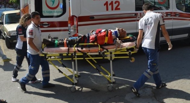 Hurda Toplayan Motosiklet Sürücüsüne Tır Çarptı