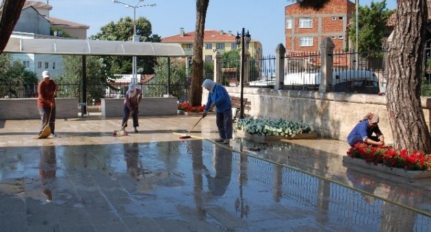 İbadethanelerde Ramazan Temizliği