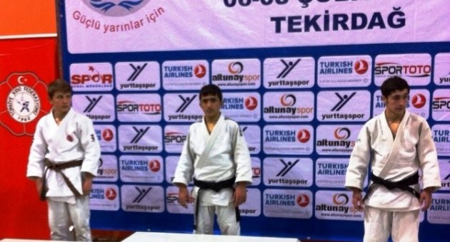 Iğdır’dan Geldi, Ev Sahibini Yendi