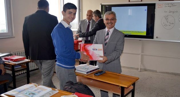 İhl Öğretmen Ve Öğrencilerine Tablet