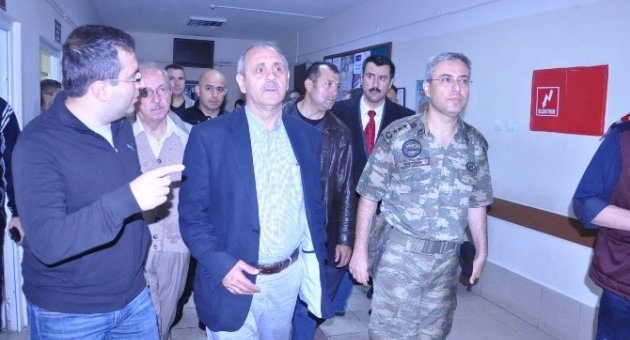 İki Saat Kurtarılmayı Beklediler