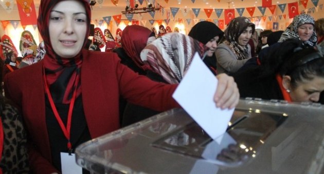 İktidar Ve Muhalefet Özgecan İçin Birlikte Yürüyecek