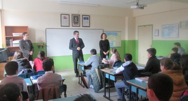 İl Milli Eğitim Müdürü Memiş, Ezine’de Okulları Ziyaret Etti