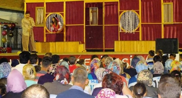 İlk Kez Tiyatro İzlediler