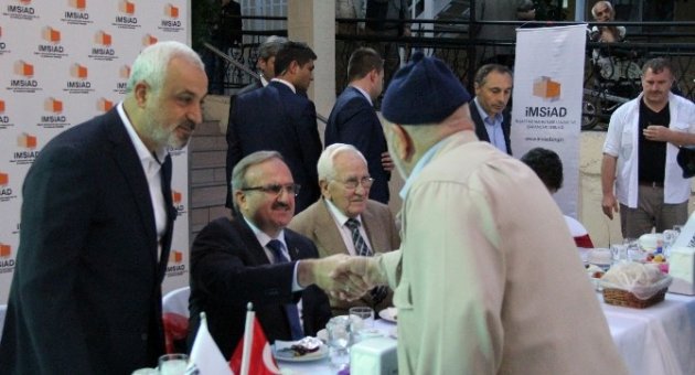 İmsiad Üyeleri İftarda Huzurevi Sakinleri İle Buluştu