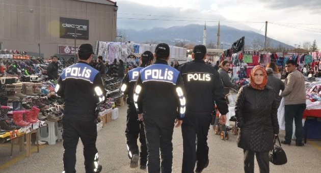 İnegöl Polisi Dolandırıcılık Ve Hırsızlıklara Karşı Vatandaşı Uyardı