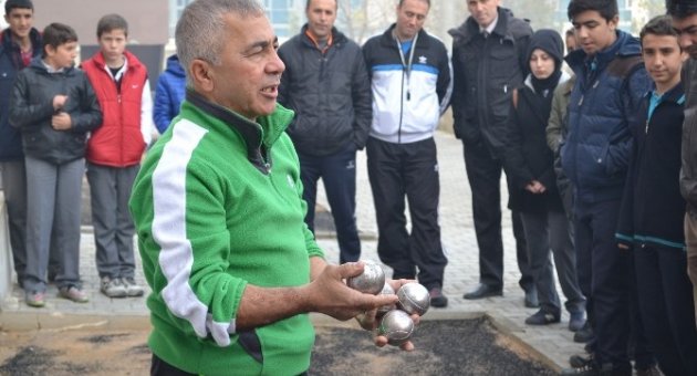 İnegöl’de Bocce Sahası Açıldı