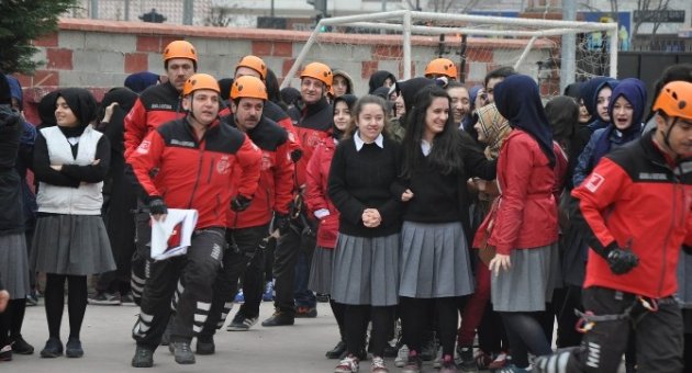 İniyak’tan Nefes Kesen Tatbikat