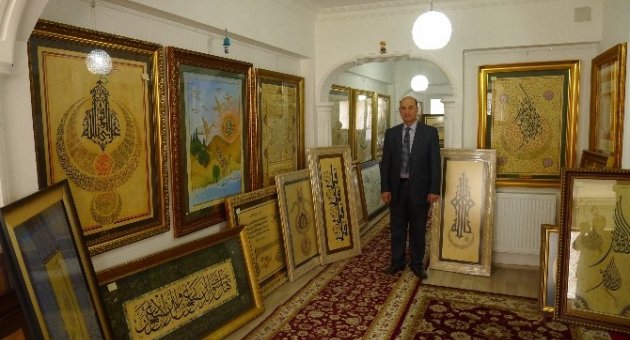 Iraklı Hattat Eserini Sanatseverlerle Buluşturdu