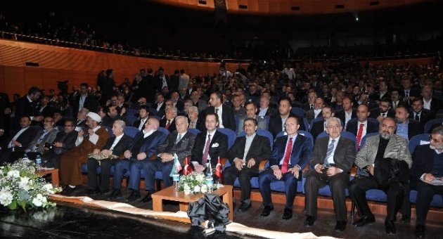 İran İslam Cumhuriyeti 6. Cumhurbaşkanı Mahmud Ahmedinejad: