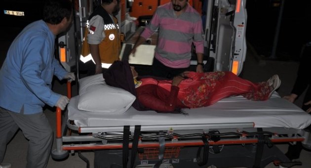 İşçi Taşıyan Minibüs İle Kamyonet Çarpıştı: 9 Yaralı