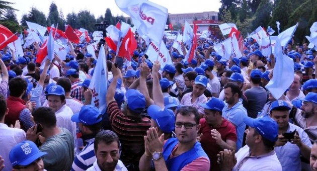 İşçiler Üretimi Durdurdu