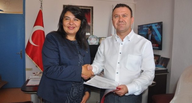 İskenderoğlu Adaylığını Açıkladı