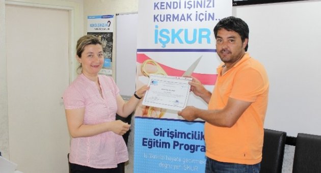 İşkur Girişimcilik Kursiyerleri Belgelerini Aldı