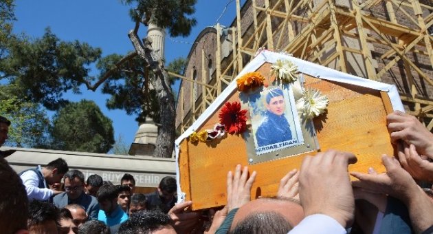 İspanya’da Boğulan İşitme Engelli Öğrenciye Son Veda