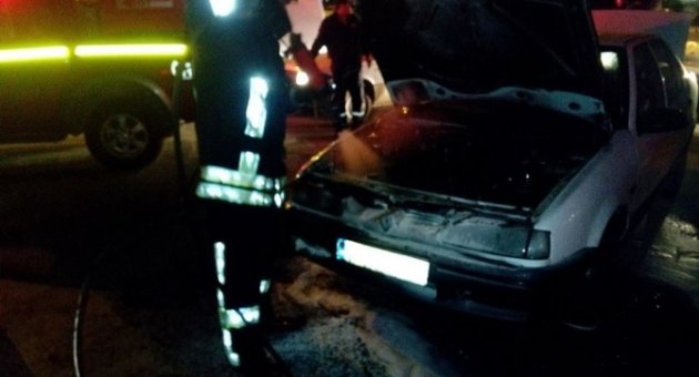 İtfaiye Ekiplerinin Anında Müdahalesi, Yanan Aracı Kül Olmaktan Kurtardı