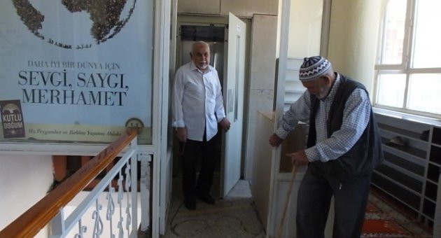 İvrindi’de Asansörlü Cami