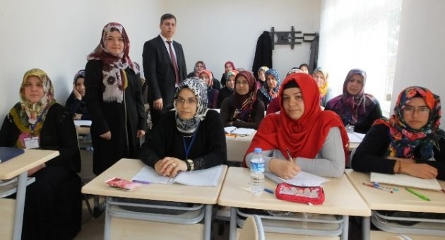 İvrindi’de Yaşlı Refakatçı Kursu