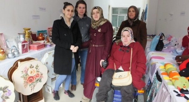 İvrindili Kadınların Eserleri Görücüye Çıktı