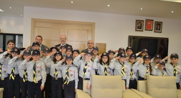 İzciler Başkanı Şenlendirdi