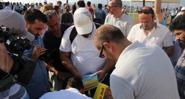 İzmir Barış Mitinginde Terör Propagandasına Gözaltı