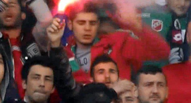 İzmir Derbisinde Olay Çıkaran Taraftarlar Kameradan Tespit Edildi