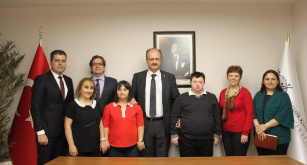 İzmir Down Sendromu Derneğinden Rektör Akhan’a Ziyaret