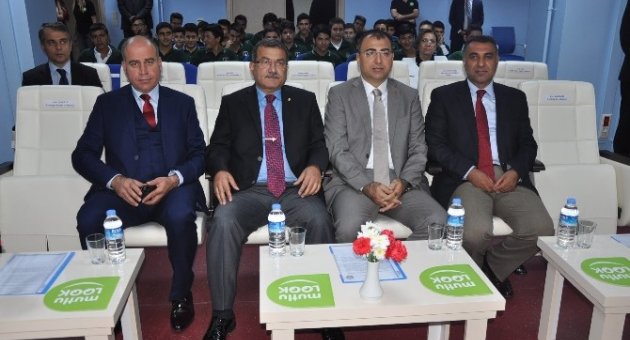 İzmir Emniyetinden Gençlere ’mutlu Bakış’ Projesi