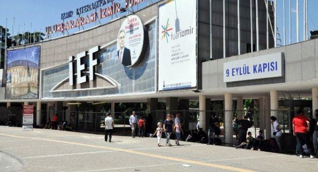 İzmir Fuarının Kapıları Suriyelilere Kapatıldı