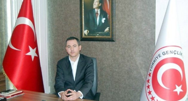 İzmir Gençlik Konfederasyonu Genel Başkanlığına Maral Seçildi