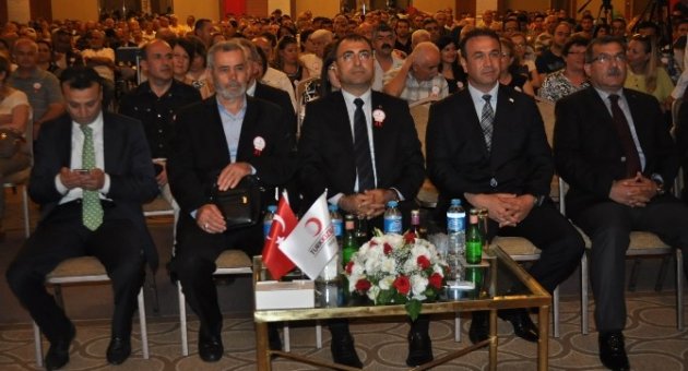 İzmir Rekortmen Kan Bağışçılarını Ödüllendirdi