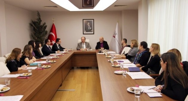 İzmir Üniversiteleri Gençlerin Kariyerine Birlikte Yön Verecek
