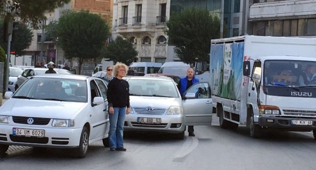 İzmir’de 09.05’te Hayat Durdu