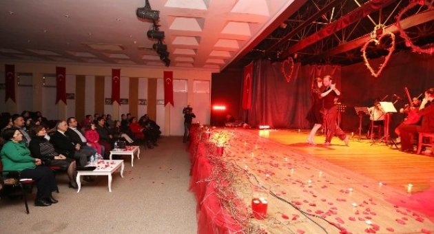 İzmir’de 14 Şubat Coşkusu