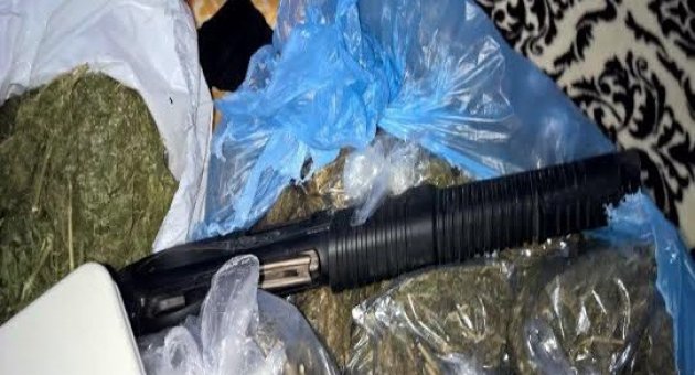 İzmir’de 15 Kilo Esrar Ele Geçirildi