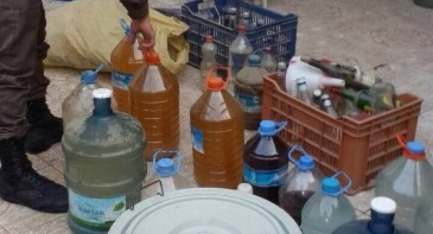 İzmir’de 240 Litre Kaçak İçki Ele Geçirildi