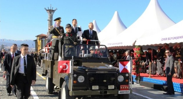 İzmir’de 92. Yıl Coşkusu
