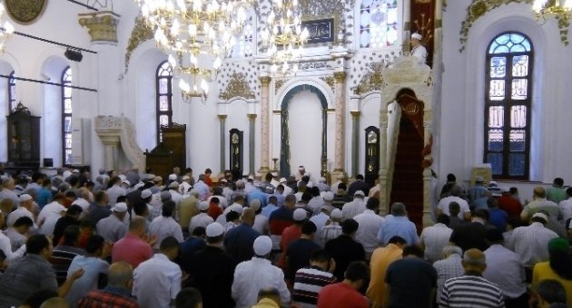 İzmir’de Bayram Namazı